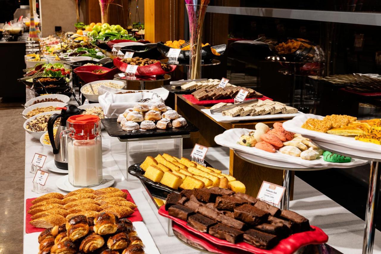 Demiray Hotel Old City Istambul Exterior foto A dessert buffet