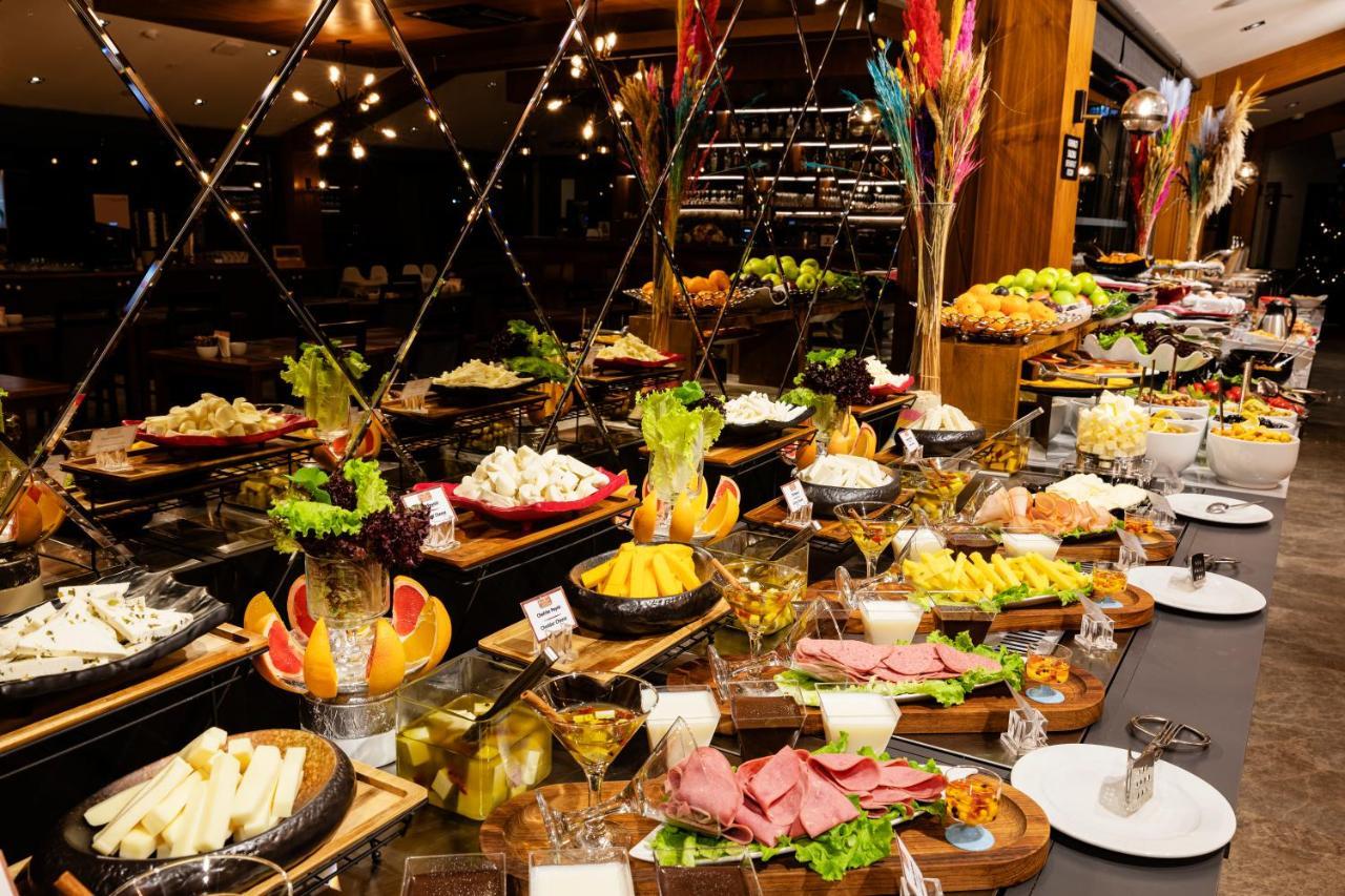 Demiray Hotel Old City Istambul Exterior foto A buffet at a hotel