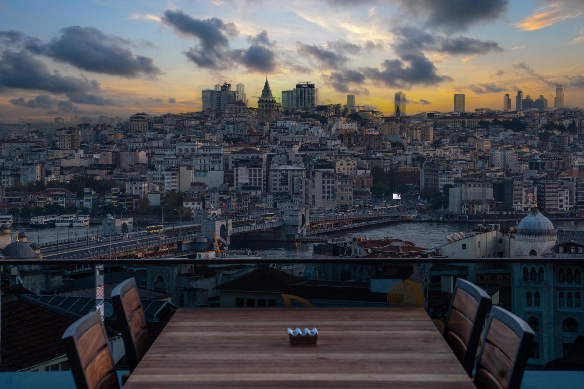 Demiray Hotel Old City Istambul Exterior foto View of the city from the observation deck